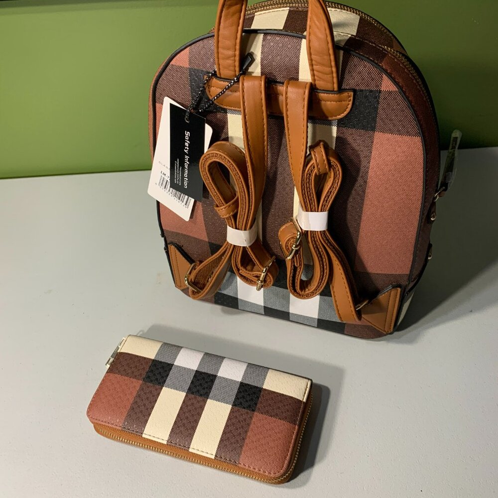 Classic Fashion Plaid Backpack & Wallet NWT - Picture 4 of 6